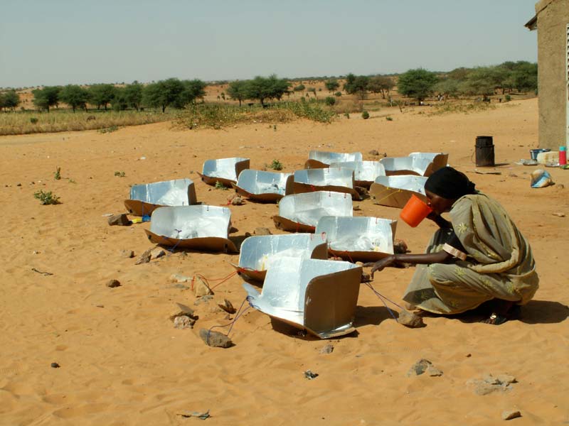 Solar Ovens: What Are They? How Do They Work?